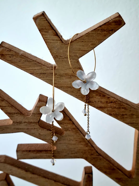 SALMA - Créoles fleur nacrée et chaine pendantes