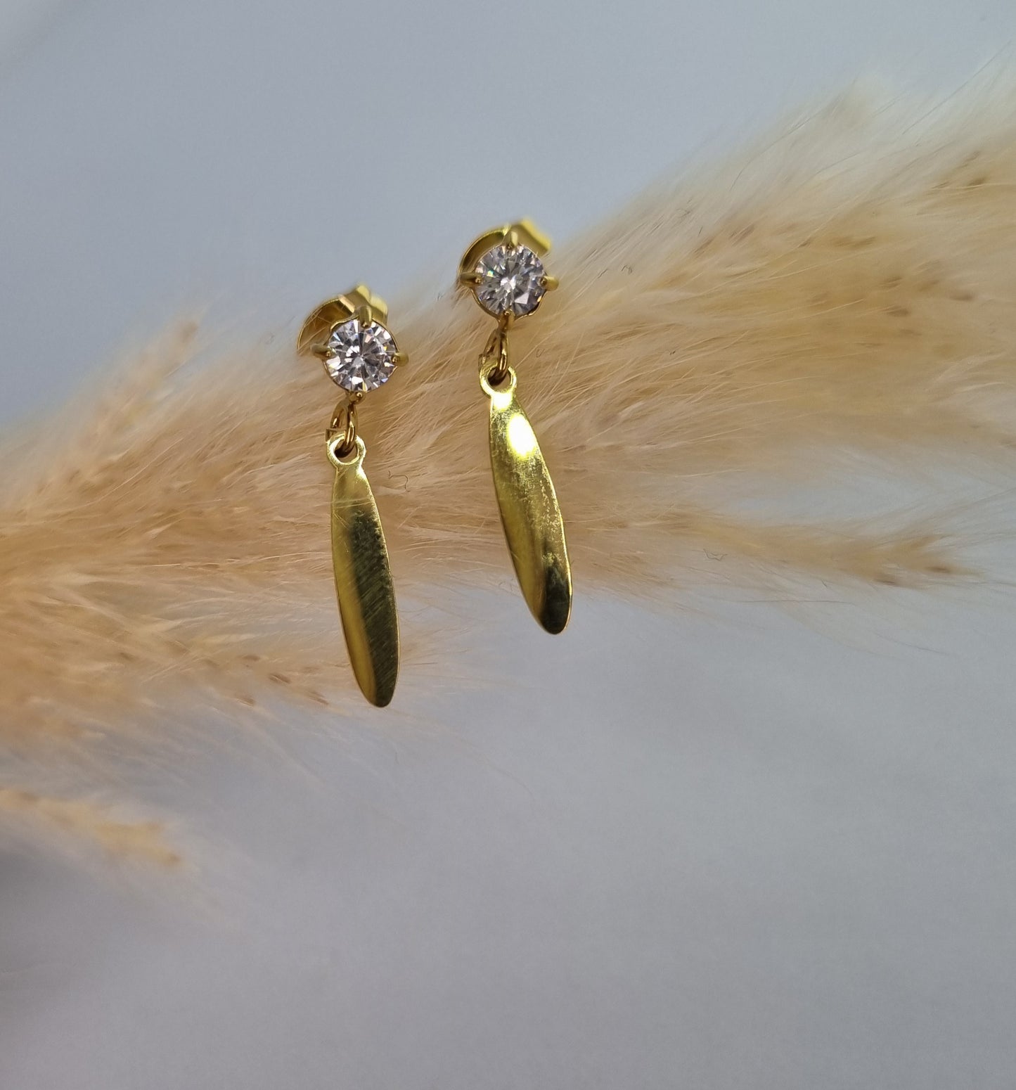 ROSA – Puces d’oreilles fines avec strass