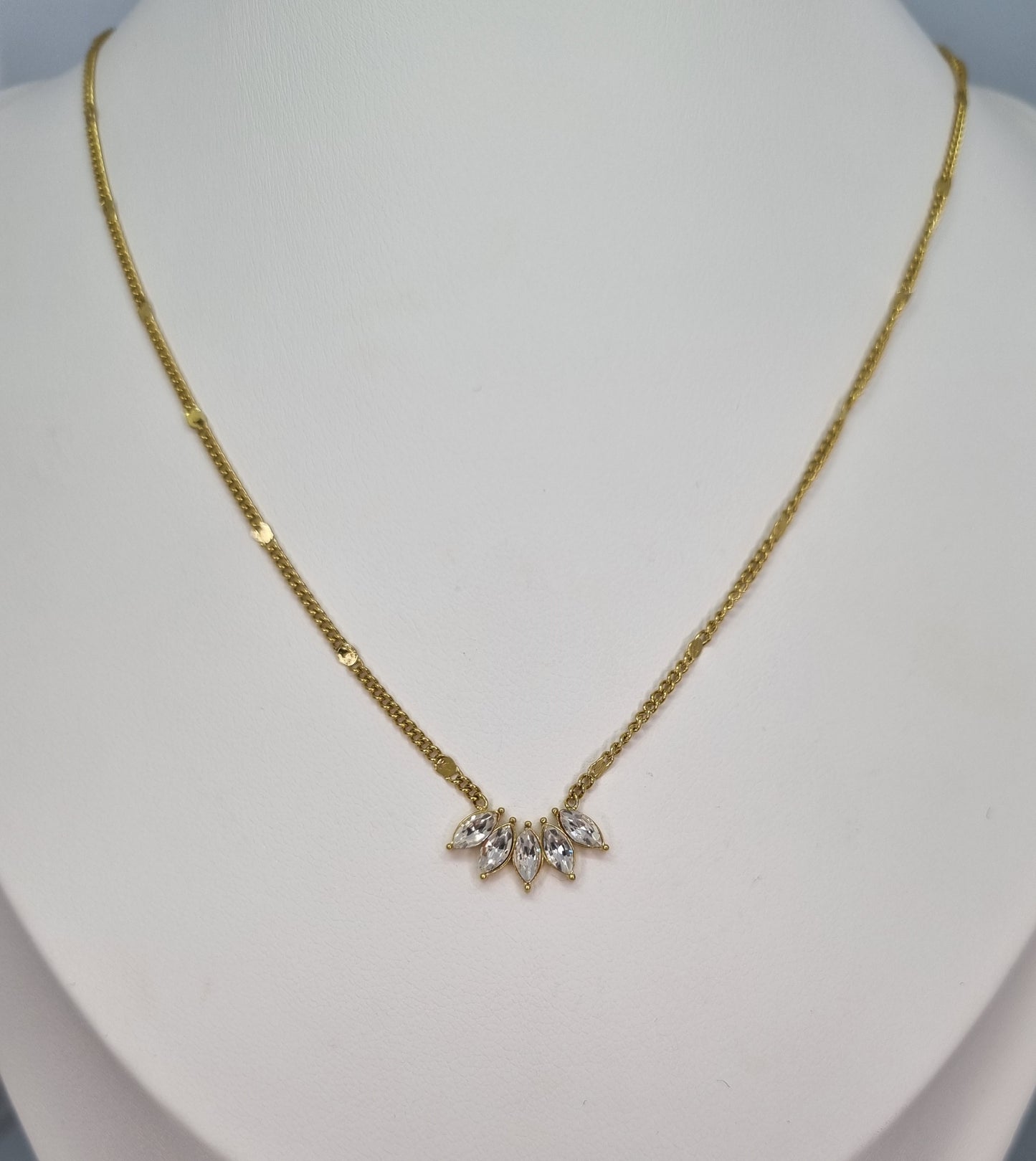 FLEURE - Collier pendantif en forme de feuille en cristal