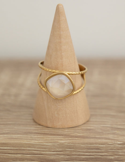 LEA - Bague dorée avec cristal taillé de 10 mm